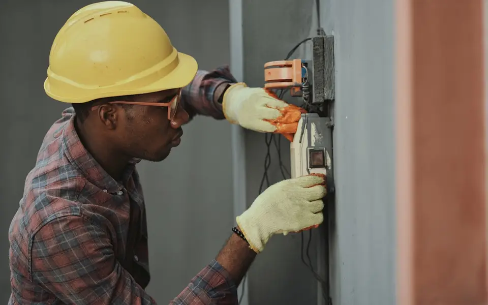 Shallow foundation pad footing structural design